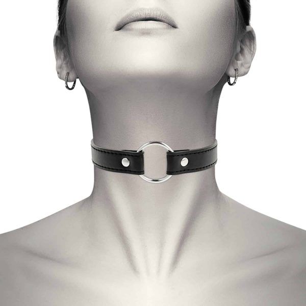 Coquette Accessories - Chic Desire Choker - Halsband i Veganskt läder med ring - Svart