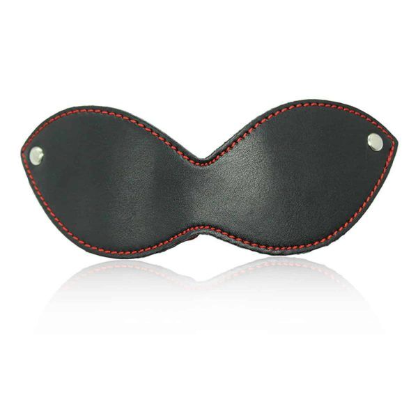 Öhmama! Fetish Svart Ögonmask i Läderimitation med nitar & röd söm
